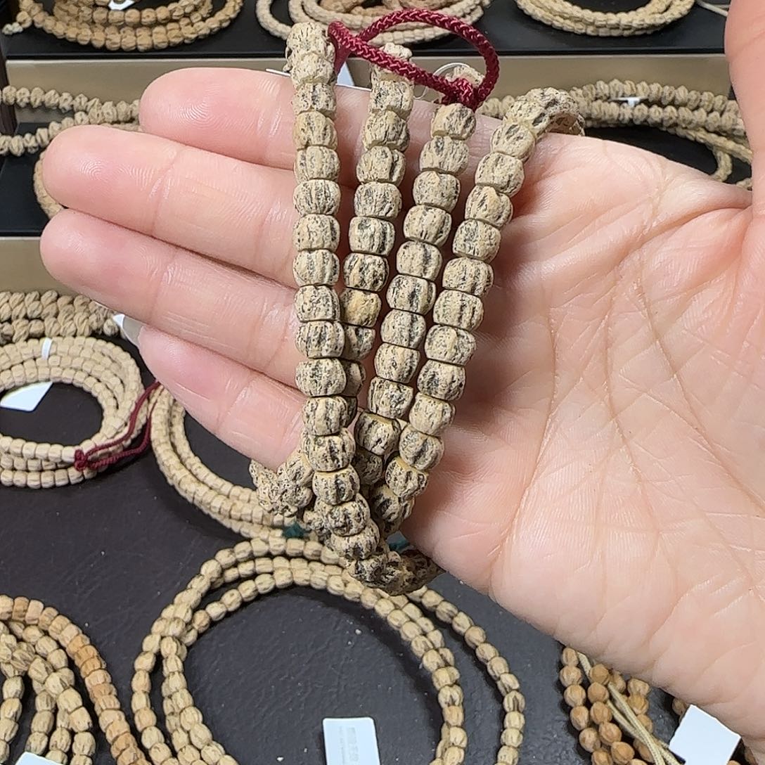 飞***鱼柏香籽/百香籽吊坠
