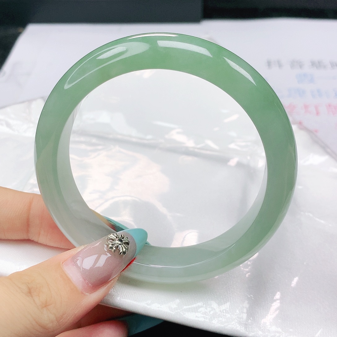 翡翠手镯未镶嵌翡翠56.1冰润冰绿半山水正圈