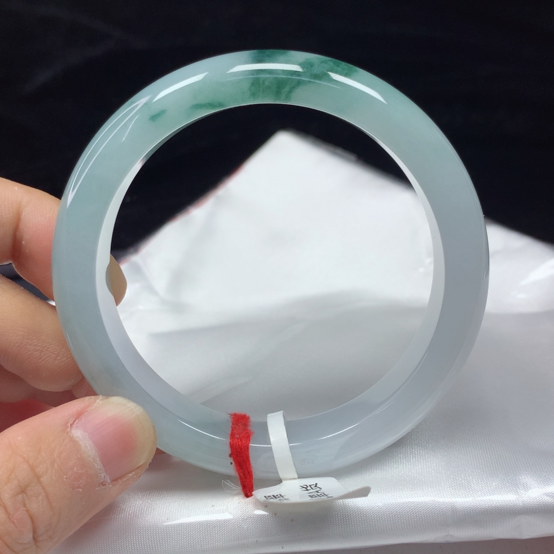 翡翠手镯（圆镯）未镶嵌58.5