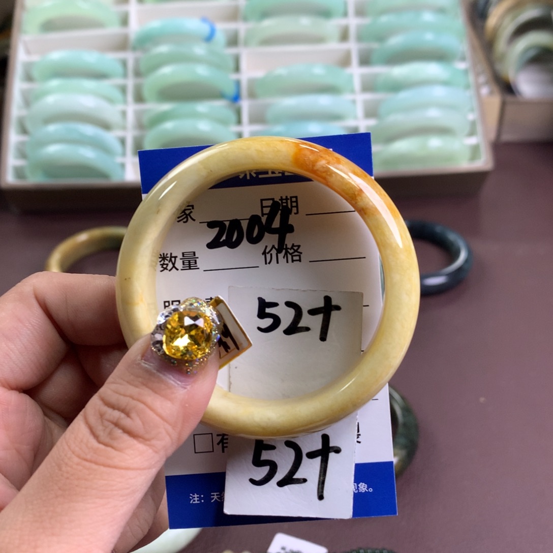 蛇纹石玉手镯未镶嵌2004