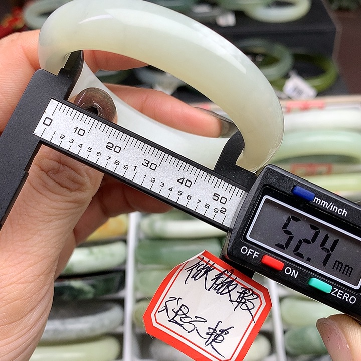 蛇纹石玉手镯未镶嵌749