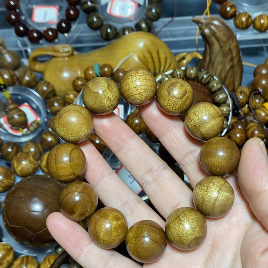 金丝楠木雕工艺品20