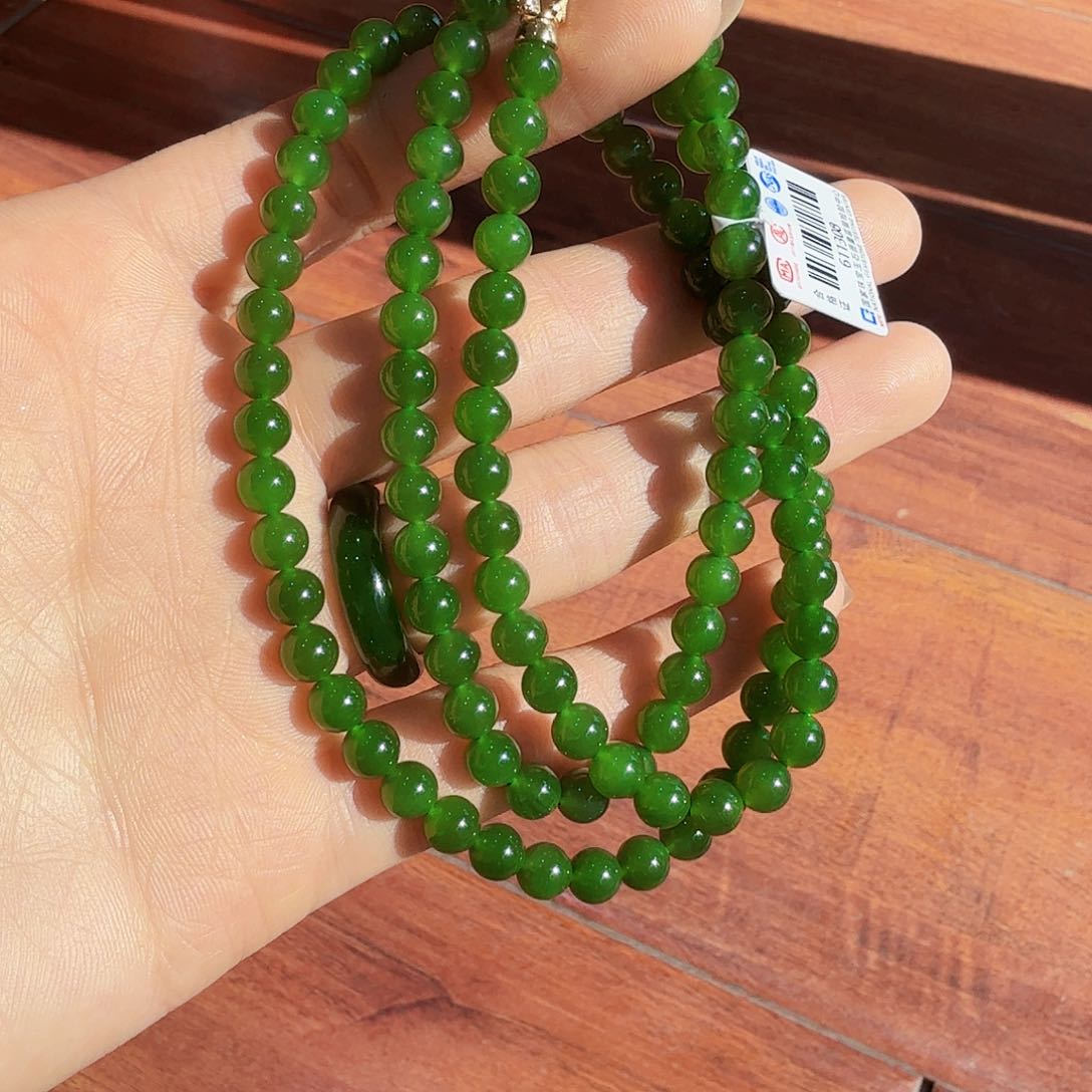 和田玉（碧玉）颈饰未镶嵌