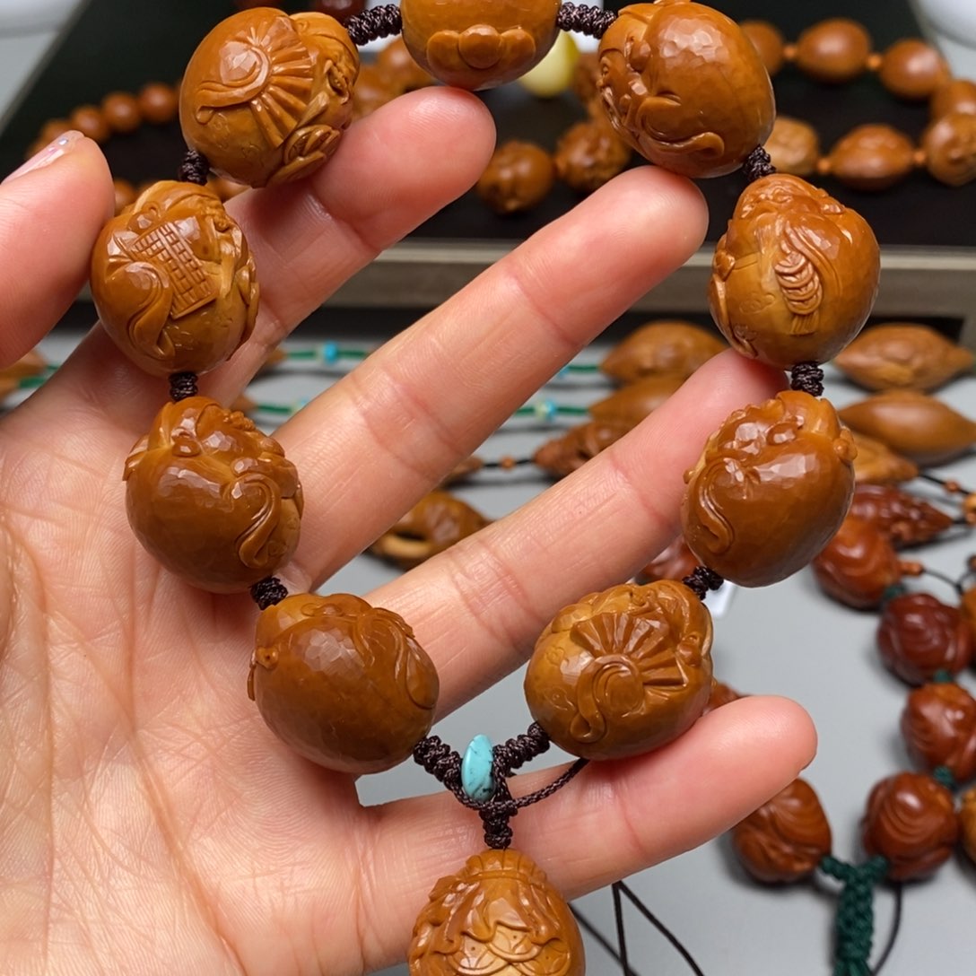 橄榄核吊坠元宝财神