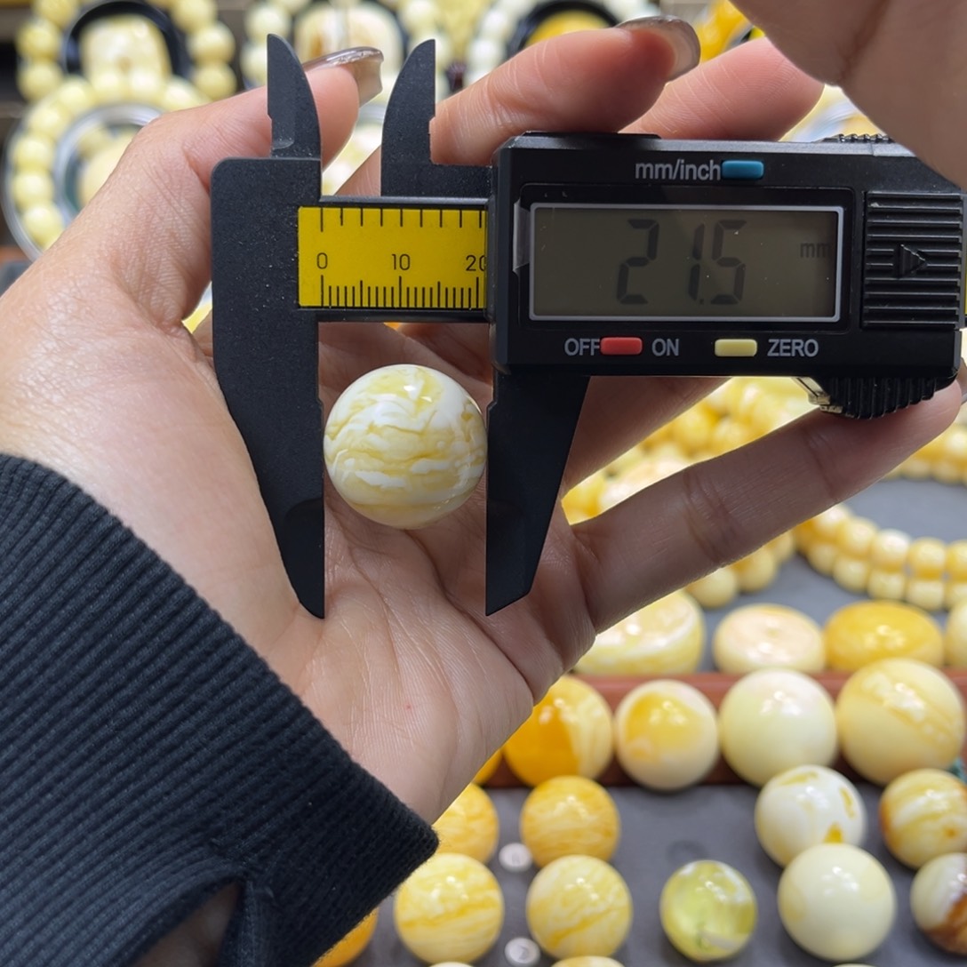 琥珀未镶嵌手串……