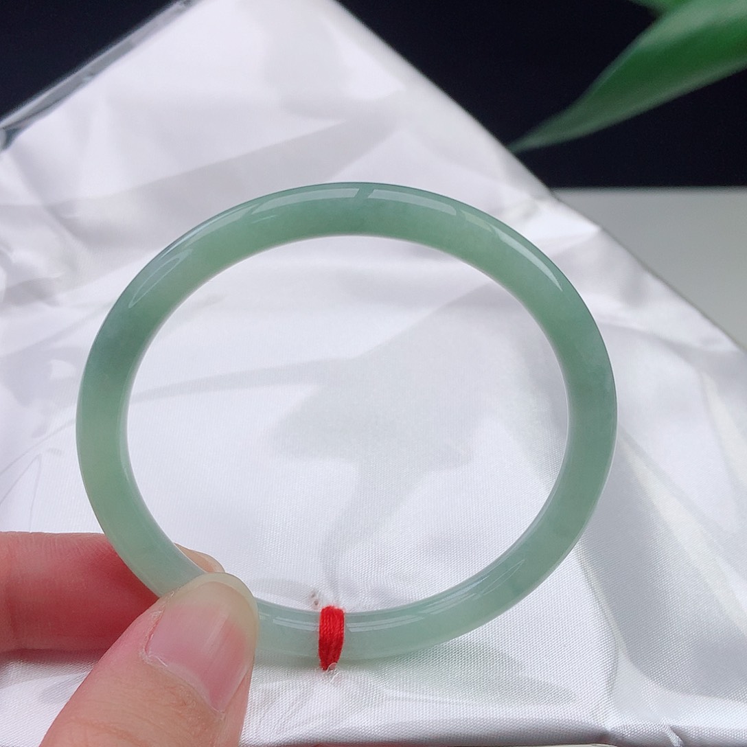 翡翠手镯未镶嵌52圆条