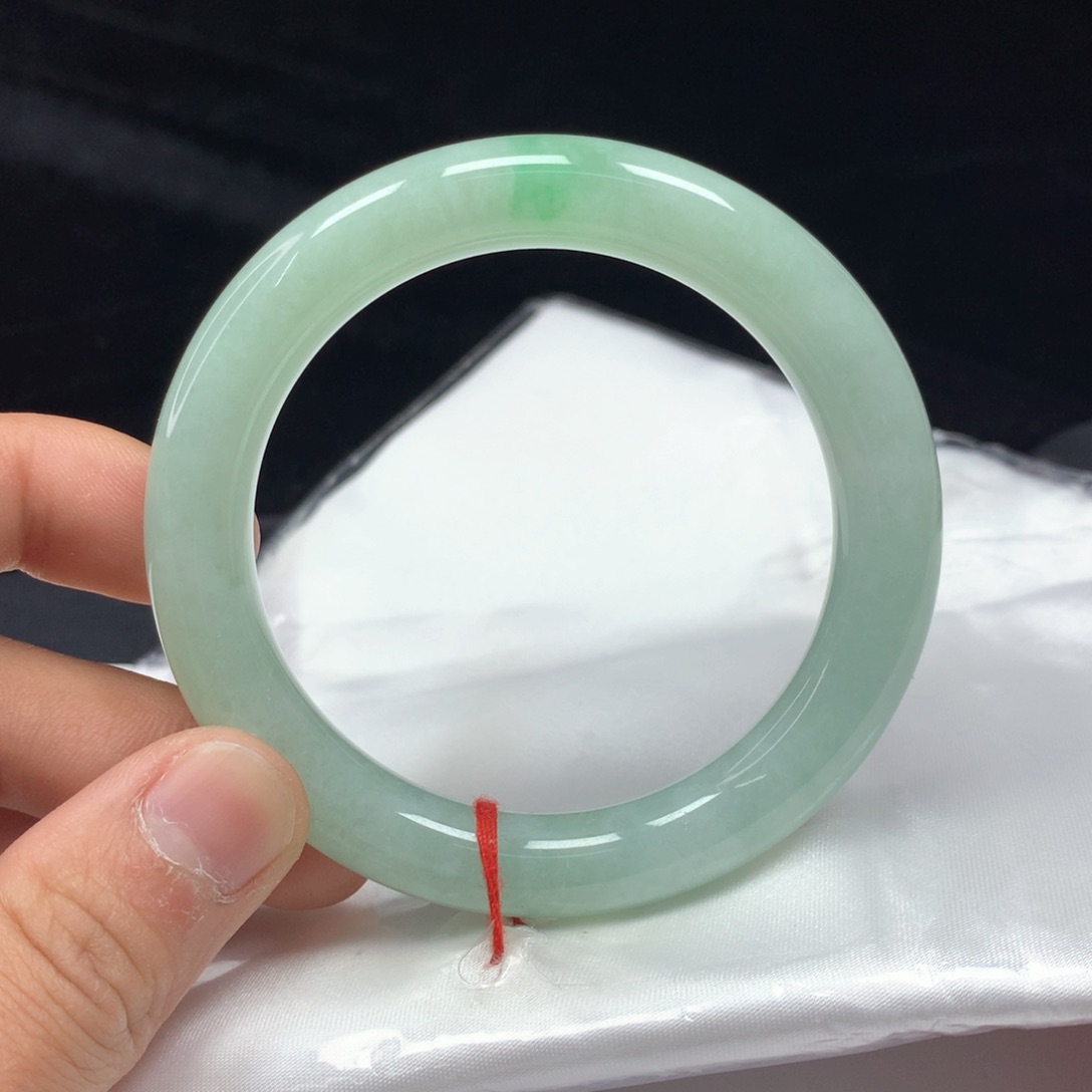 翡翠未镶嵌手镯（圆镯）54