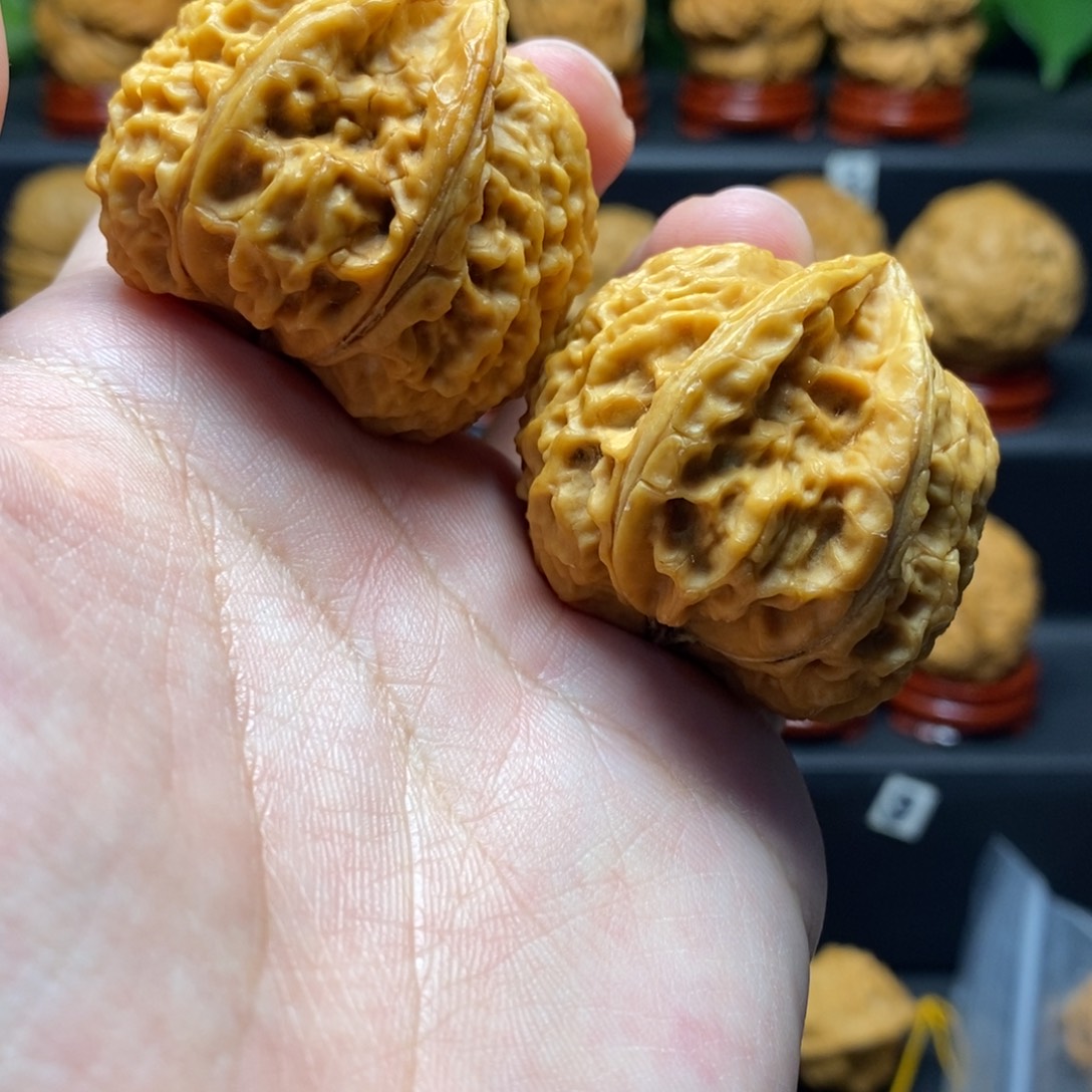 把件文玩核桃三棱佛肚