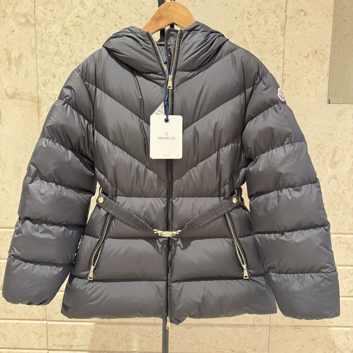 未使用 MONCLER moncler盟可睞 女士经典款收腰连帽羽绒服Brosse