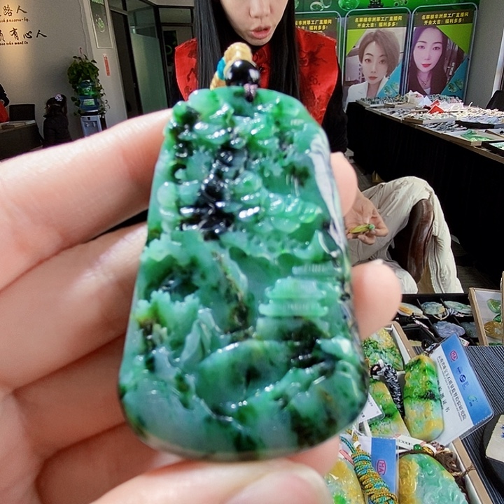 颈饰未镶嵌翡翠翡翠