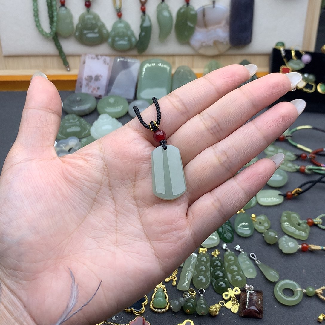 和田玉吊坠(不含链)未镶嵌