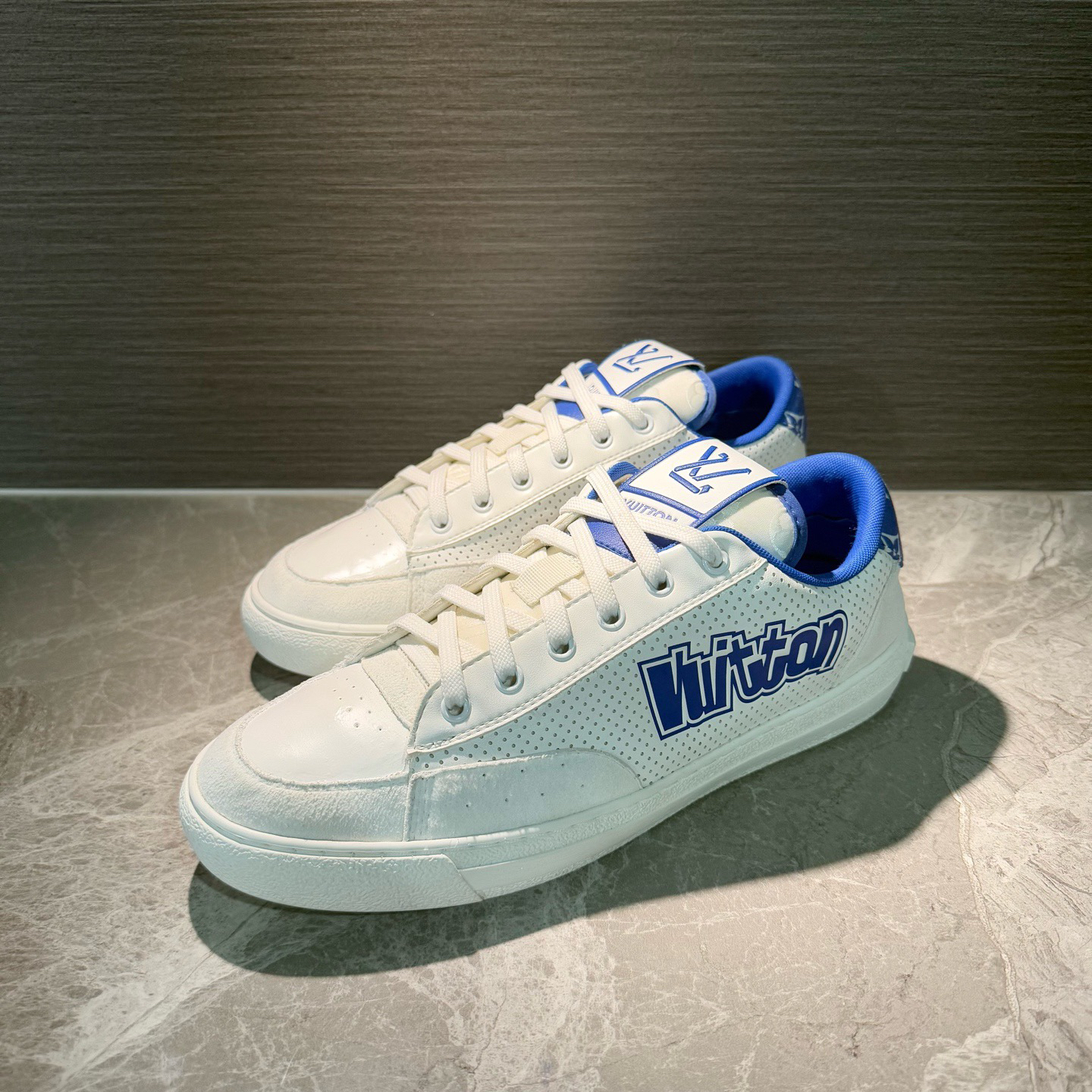 99新 LouisVuitton/路易威登 白蓝拼色涂鸦logo查理板鞋 41.5码