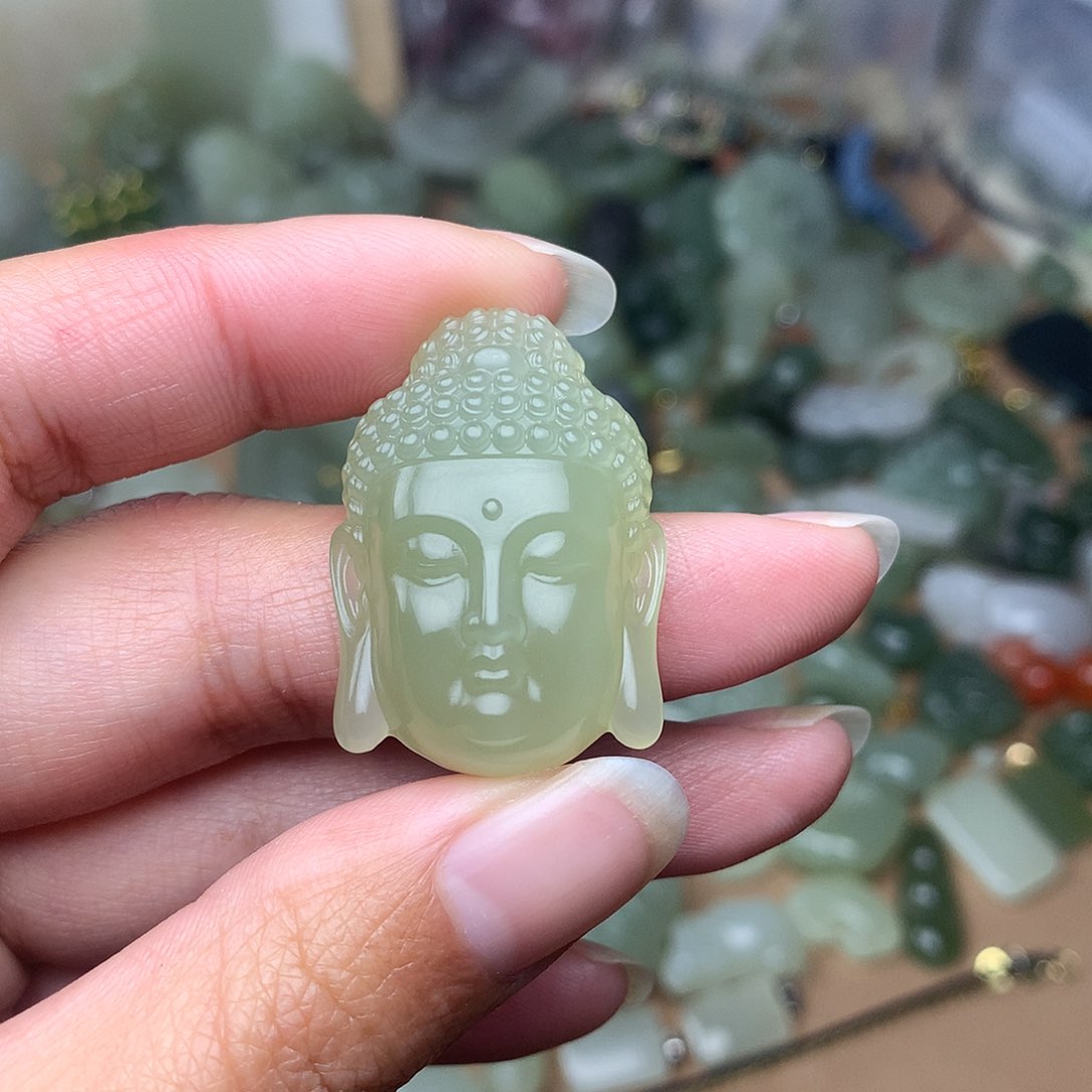 和田玉吊坠未镶嵌