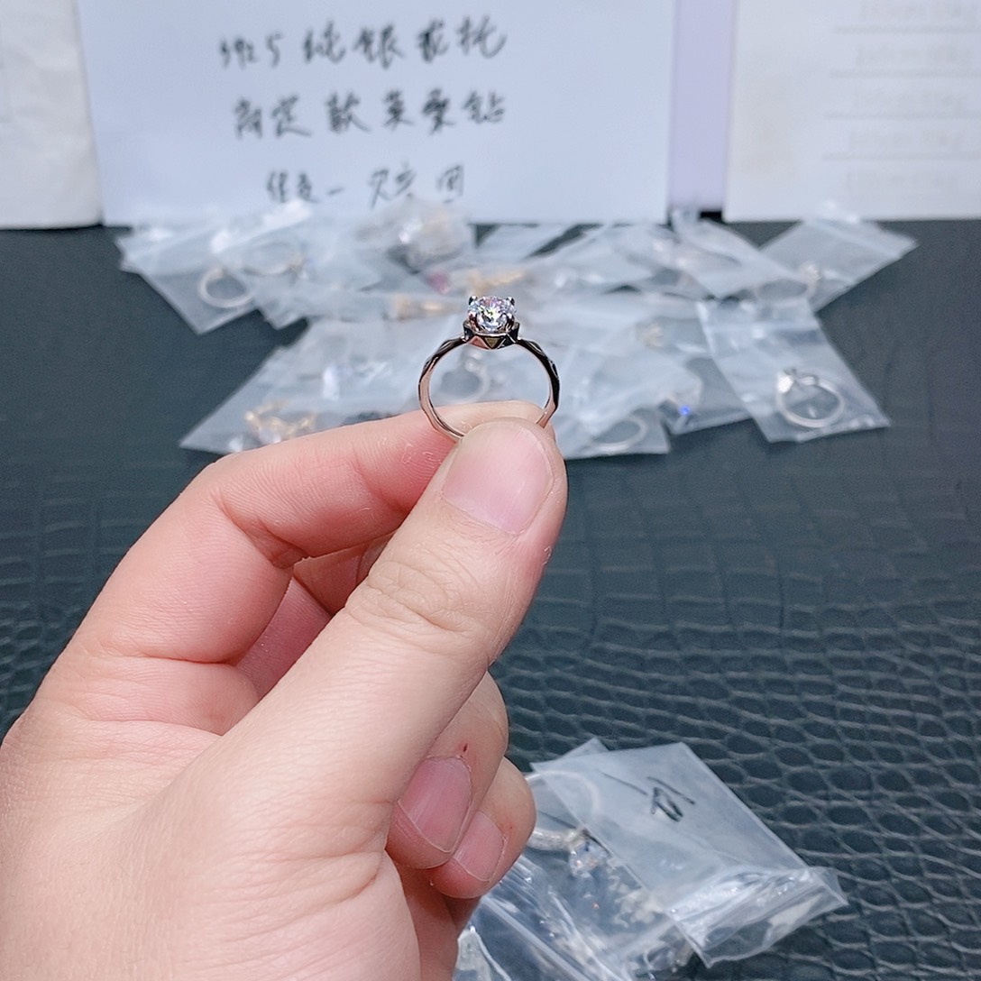 合成碳硅石925银格拉夫1克拉14码