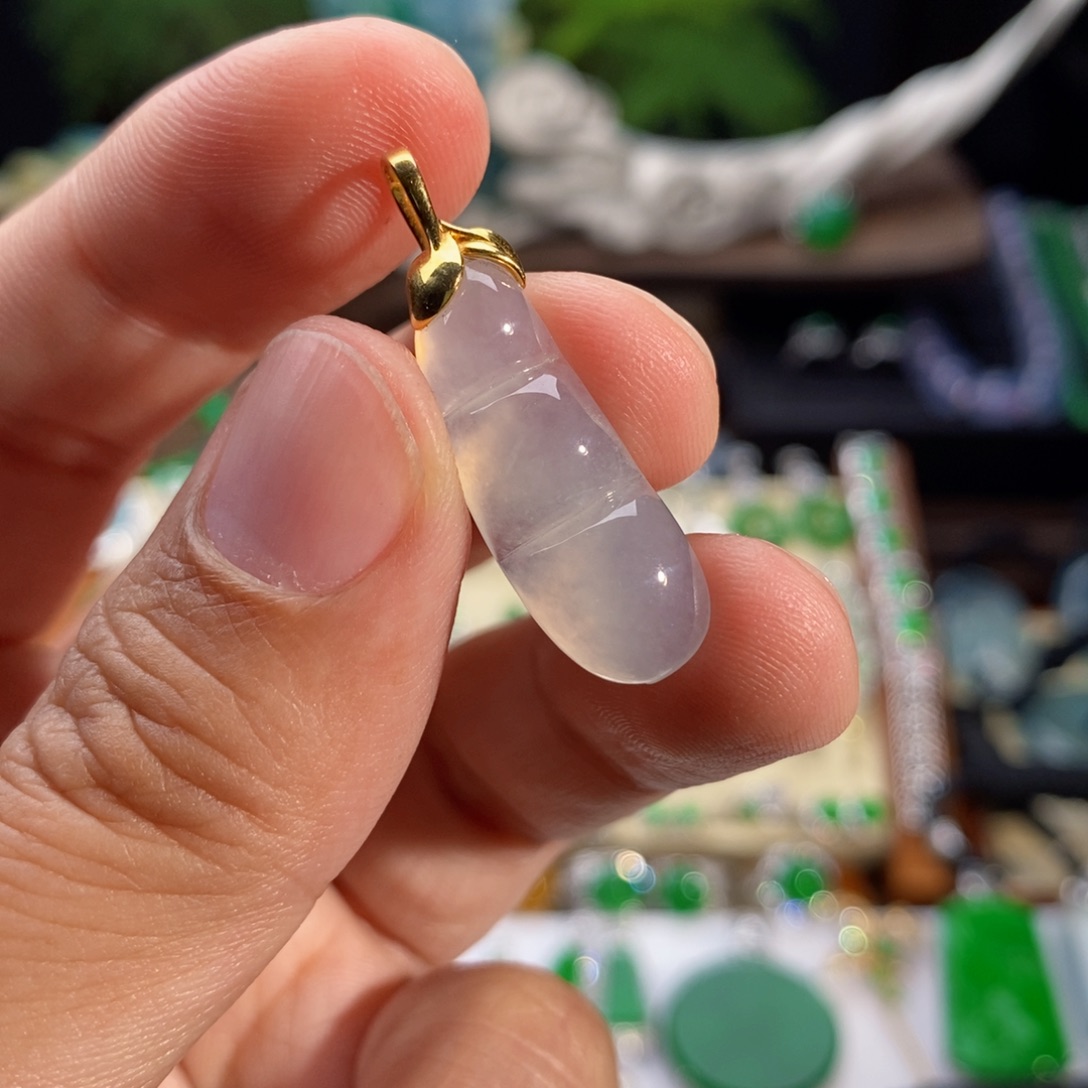 翡翠颈饰18K金镶嵌冰豆