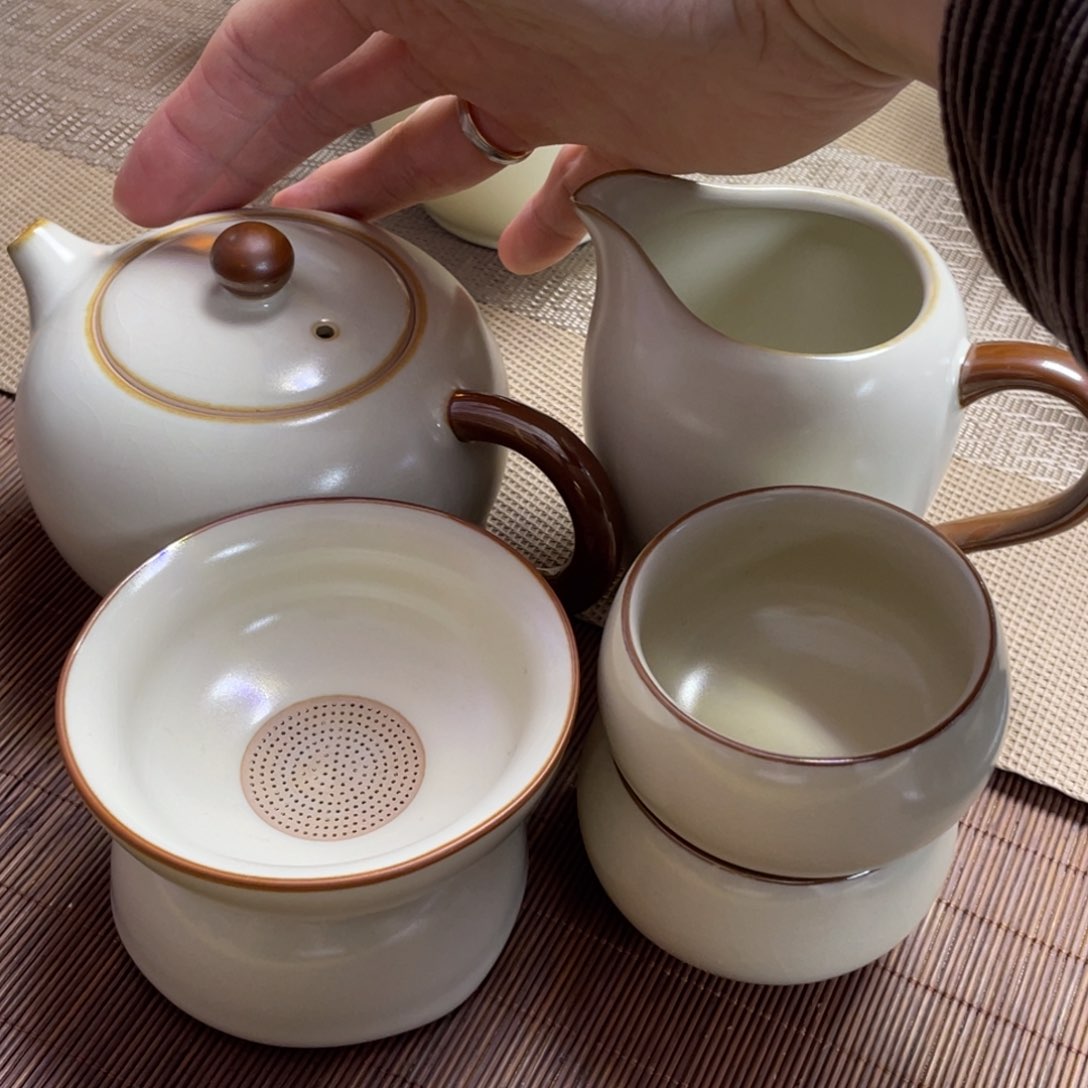 瓷片。。。。。。。。。。。。。。。。