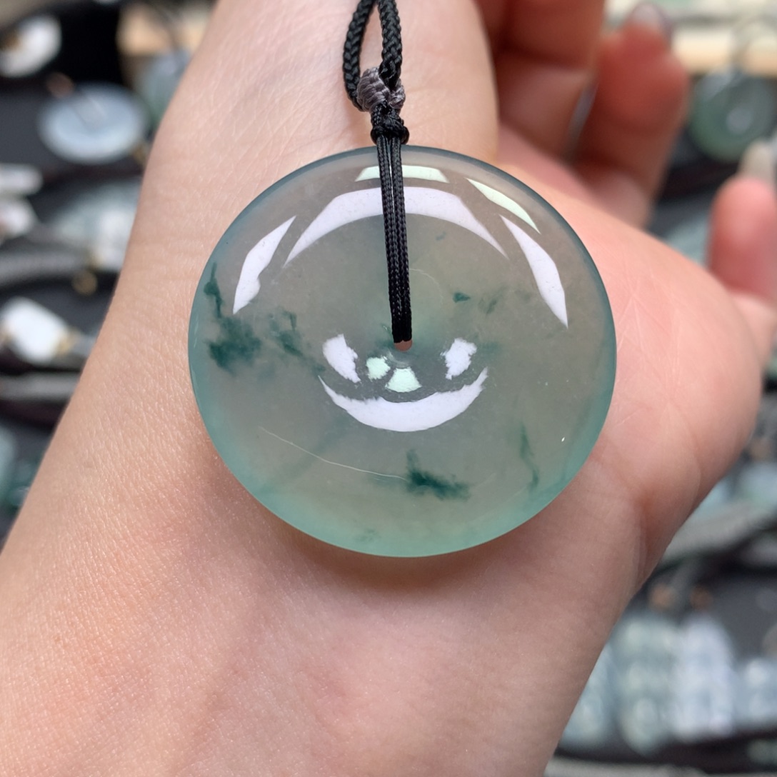 翡翠颈饰未镶嵌扣子