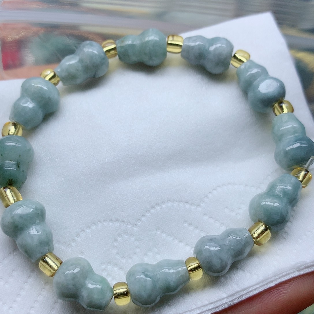 翡翠颈饰未镶嵌手串