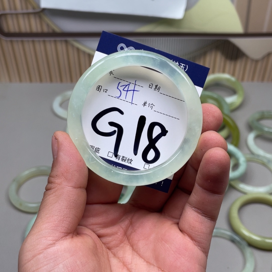 岫玉手镯手镯未镶嵌