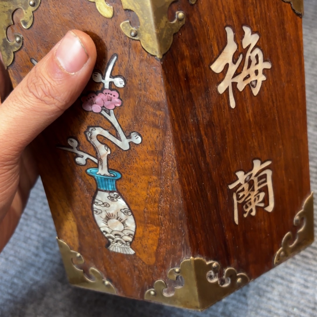 木缅甸花梨独板笔筒