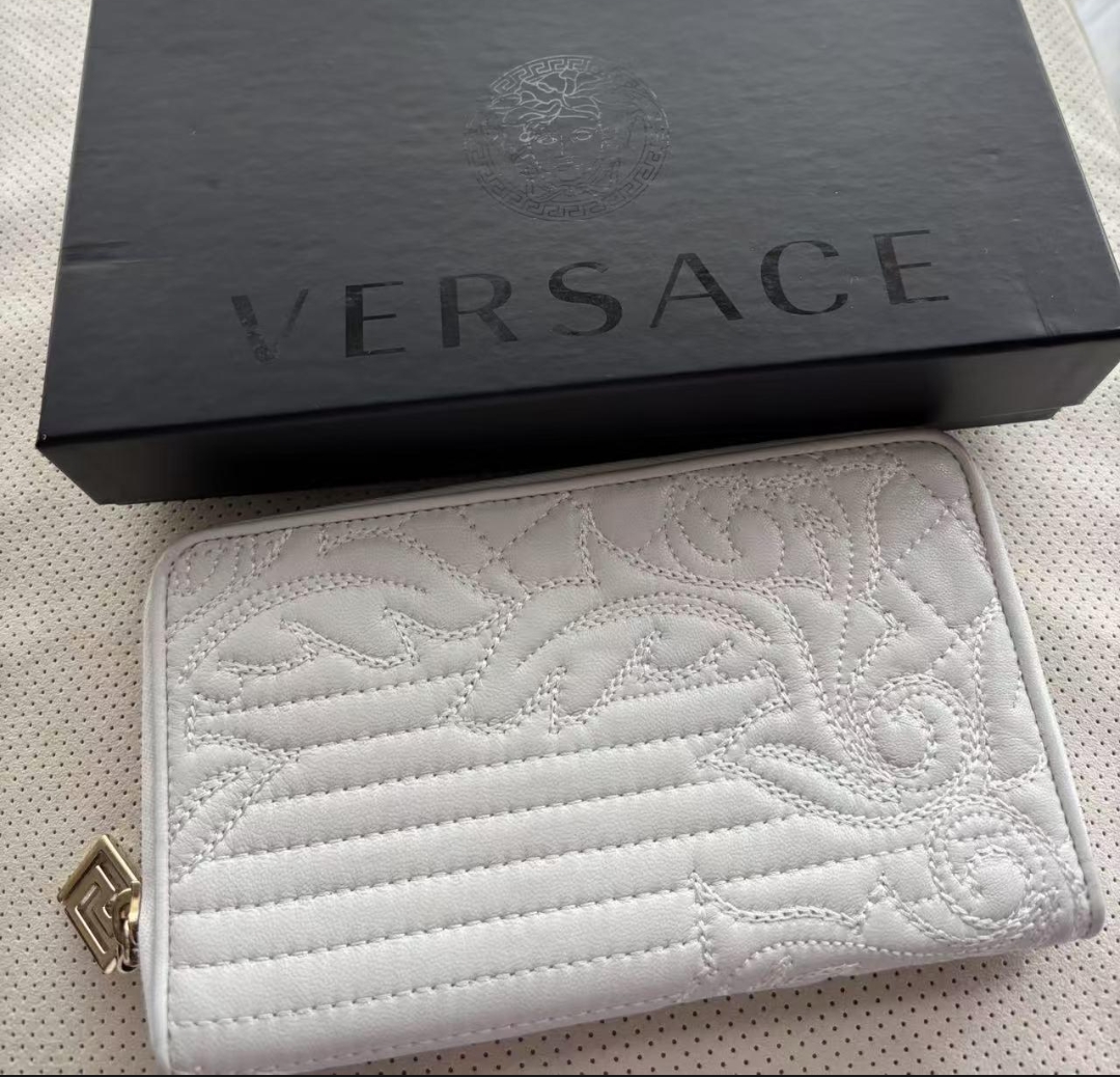 99新 VERSACE/范思哲 大吉中古/sh/范思哲珍珠白钱包