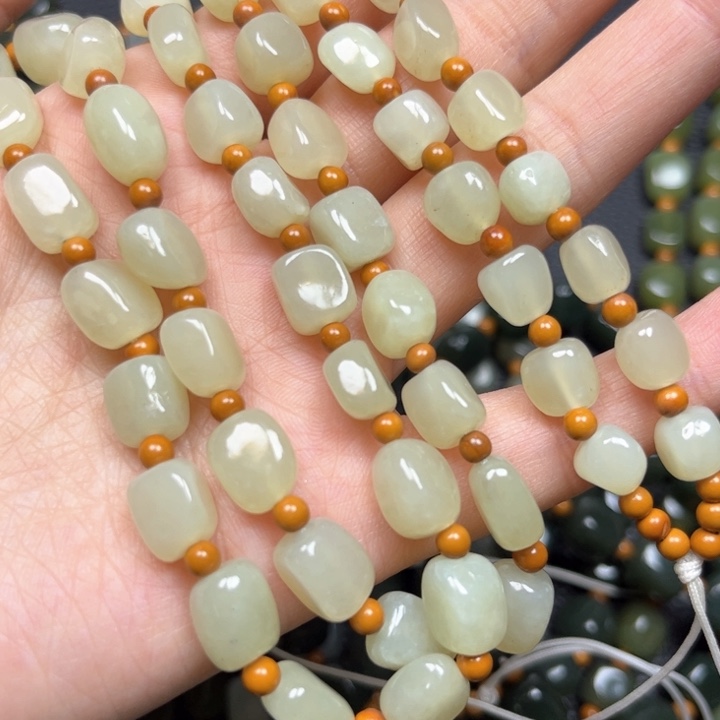 和田玉颈饰未镶嵌