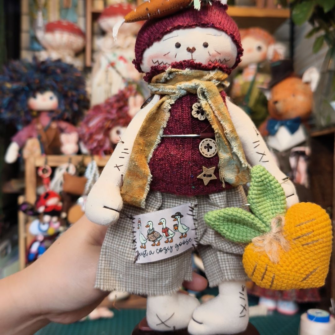 棉红色茶茶兔配萝卜