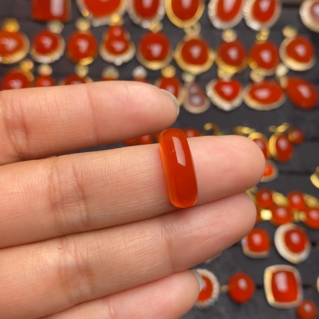 未镶嵌冰红裸石南红玛瑙茉**茶