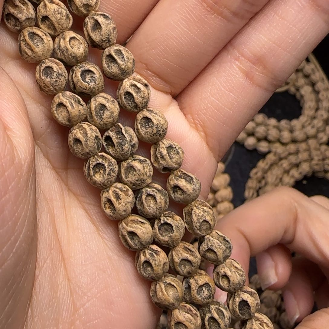 柏香籽/百香籽吊坠渡*己