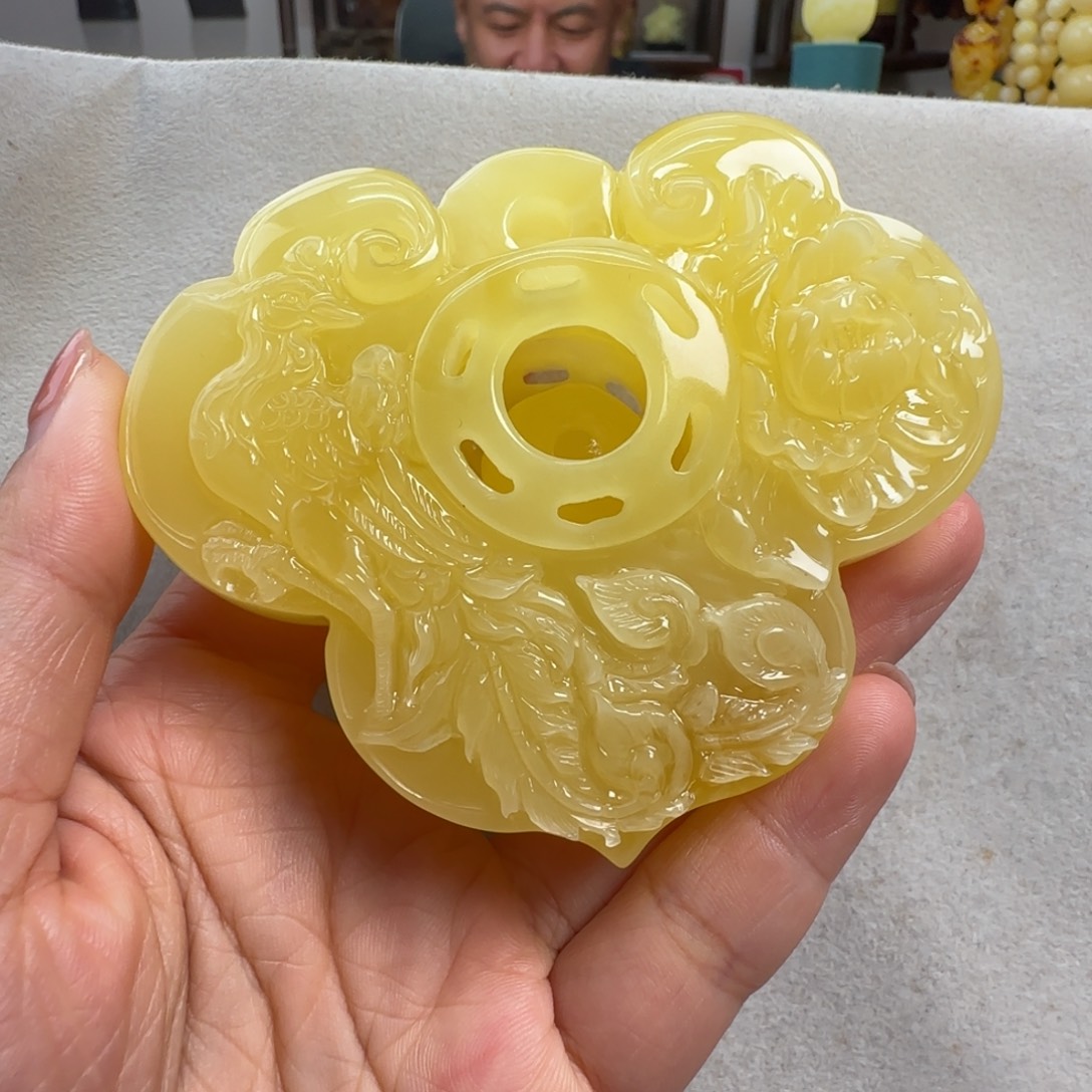 蜜蜡未镶嵌珠宝奇石