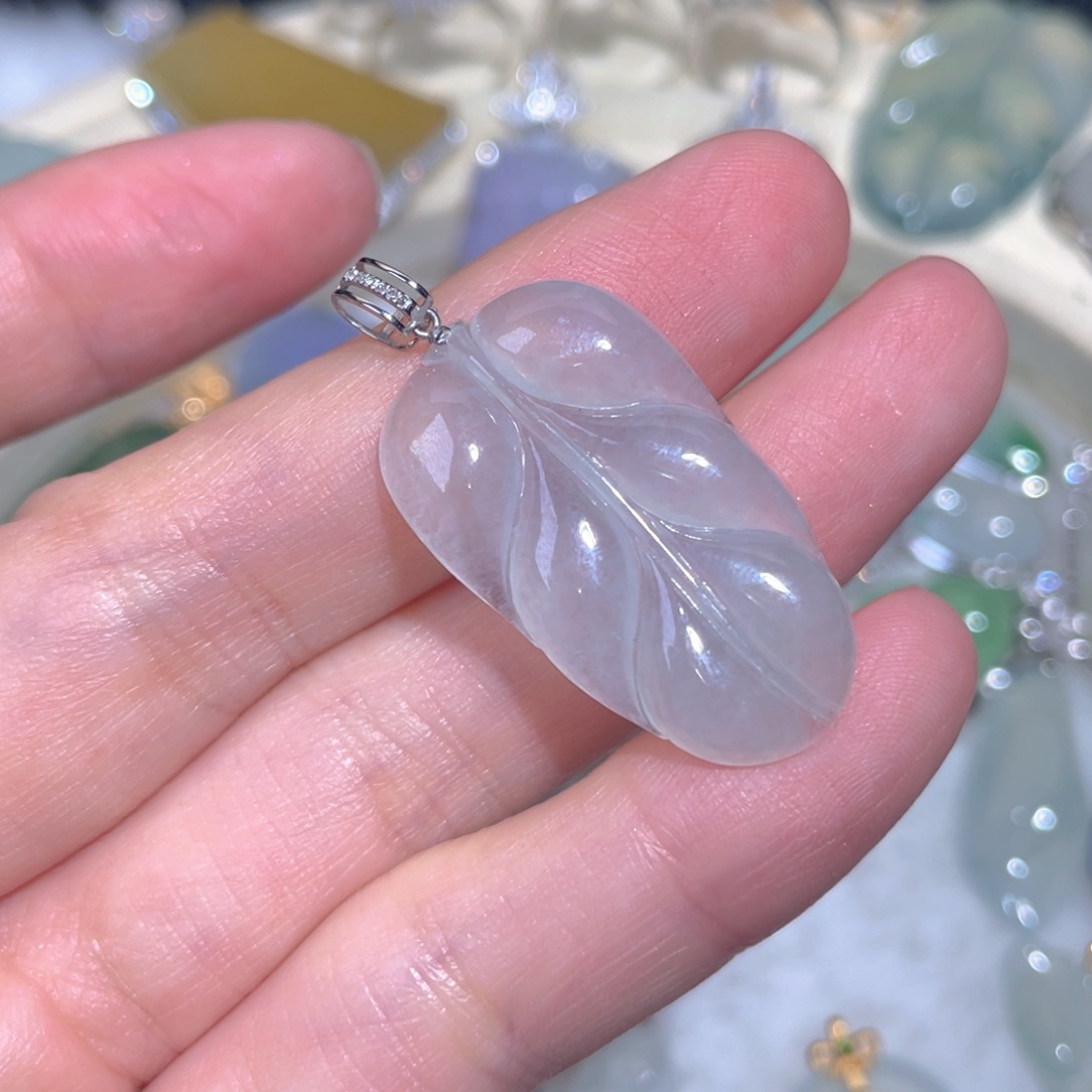 翡翠颈饰18K金镶嵌翡翠