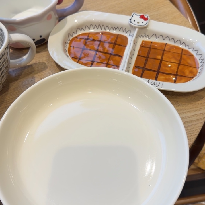 盘子两个餐盘一个