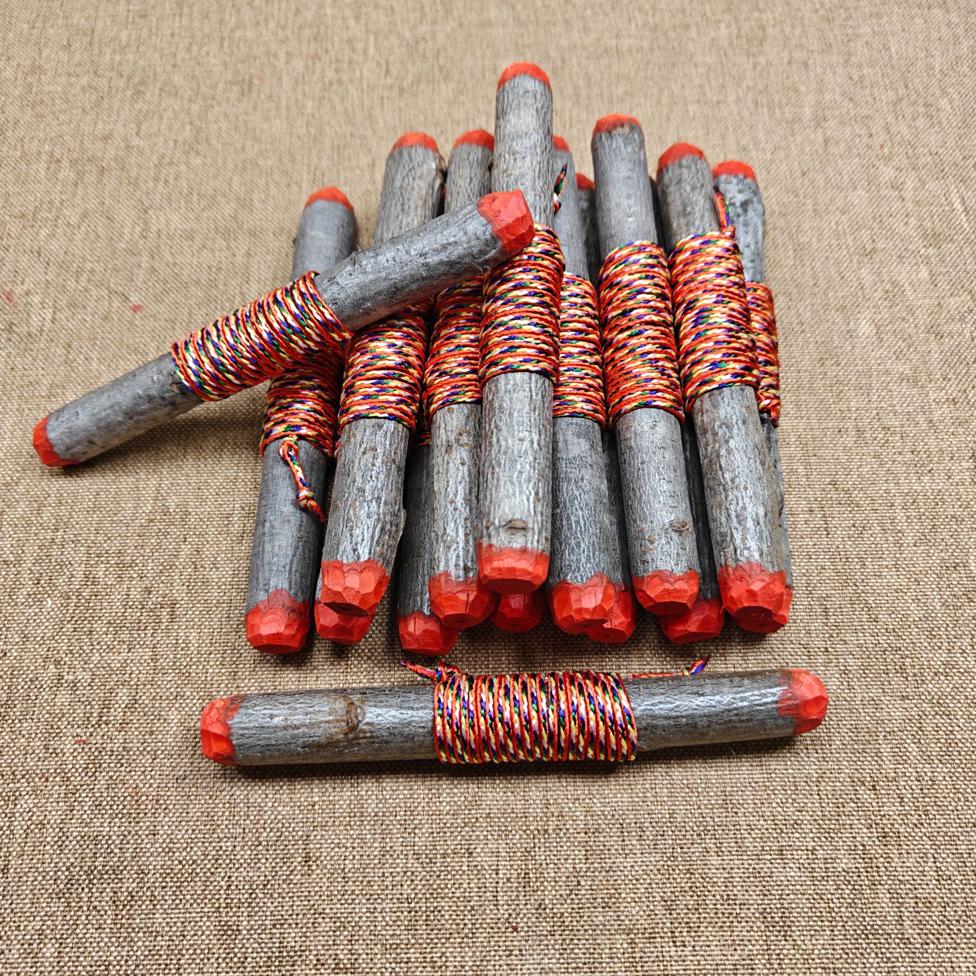 放车里 放包里 放家里 放抽屉 放办公室走夜路野桃树东南枝桃木棍