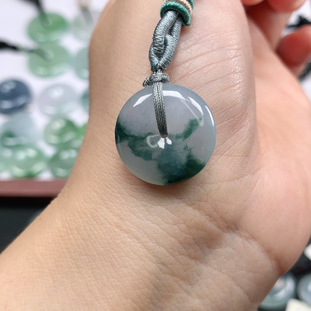 翡翠颈饰未镶嵌平安