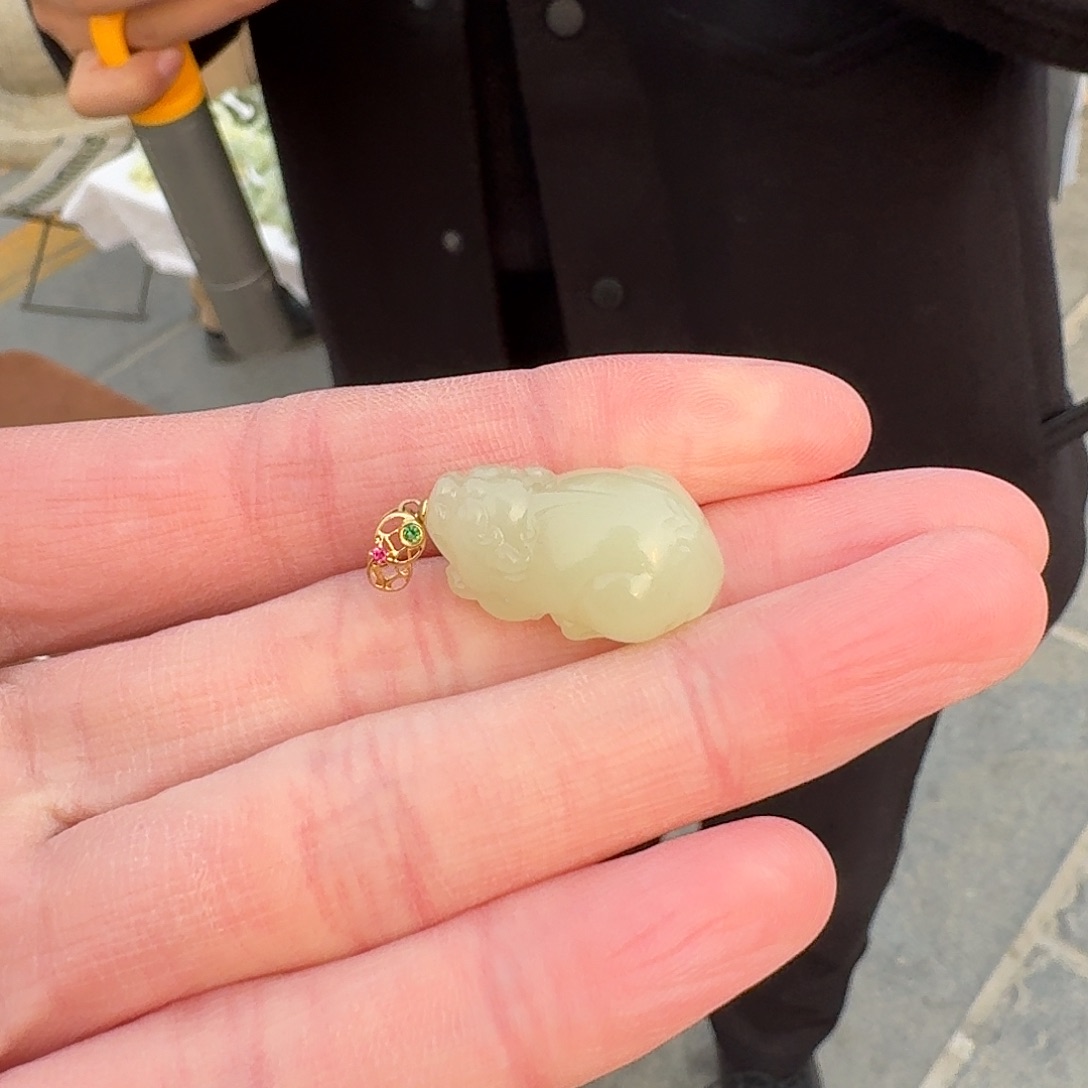 和田玉貔貅18K金镶嵌223顾哥青海料