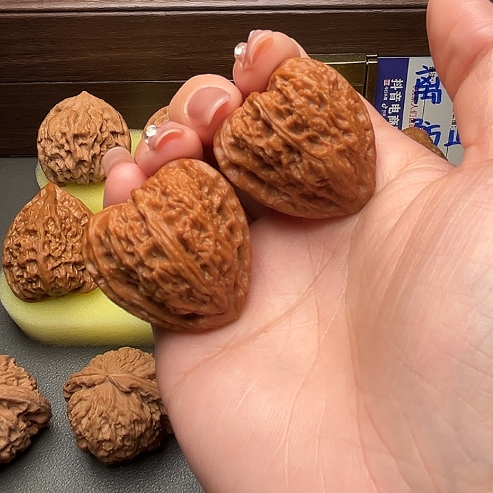 吃***足文玩核桃吊坠南疆石34全