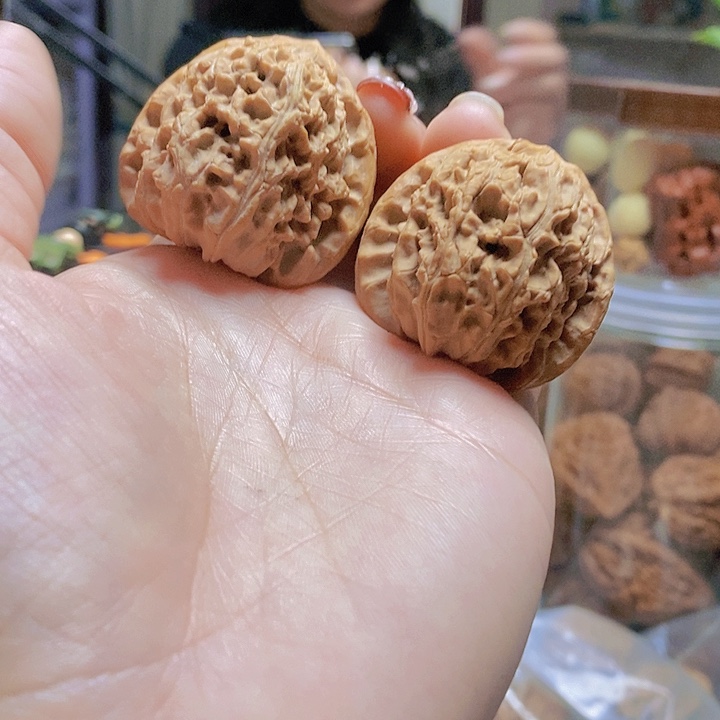 【闪购商品】文玩核桃把件39.5白狮子修