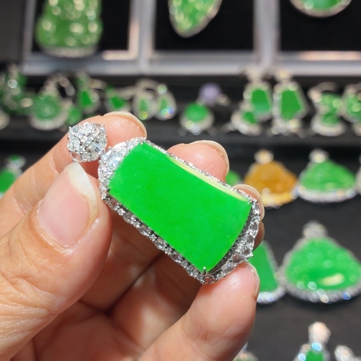 翡翠18K金镶嵌吊坠(不含链)翡翠