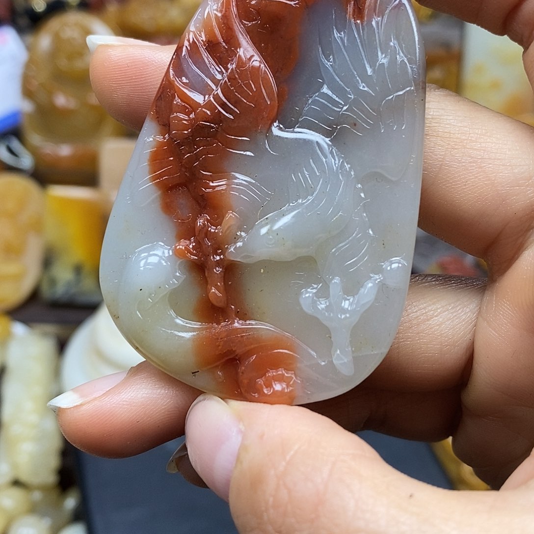 石英质玉（黄龙玉）颈饰未镶嵌
