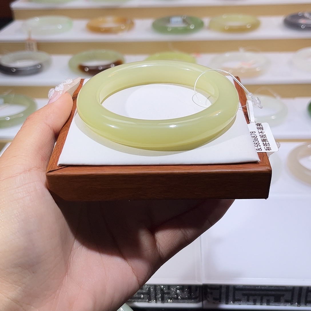 和田玉未镶嵌手镯冰黄口 楠