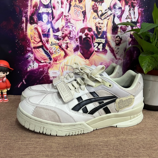 42.5码 UNIK绝版空间 x Asics 休闲运动鞋98新参考价809
