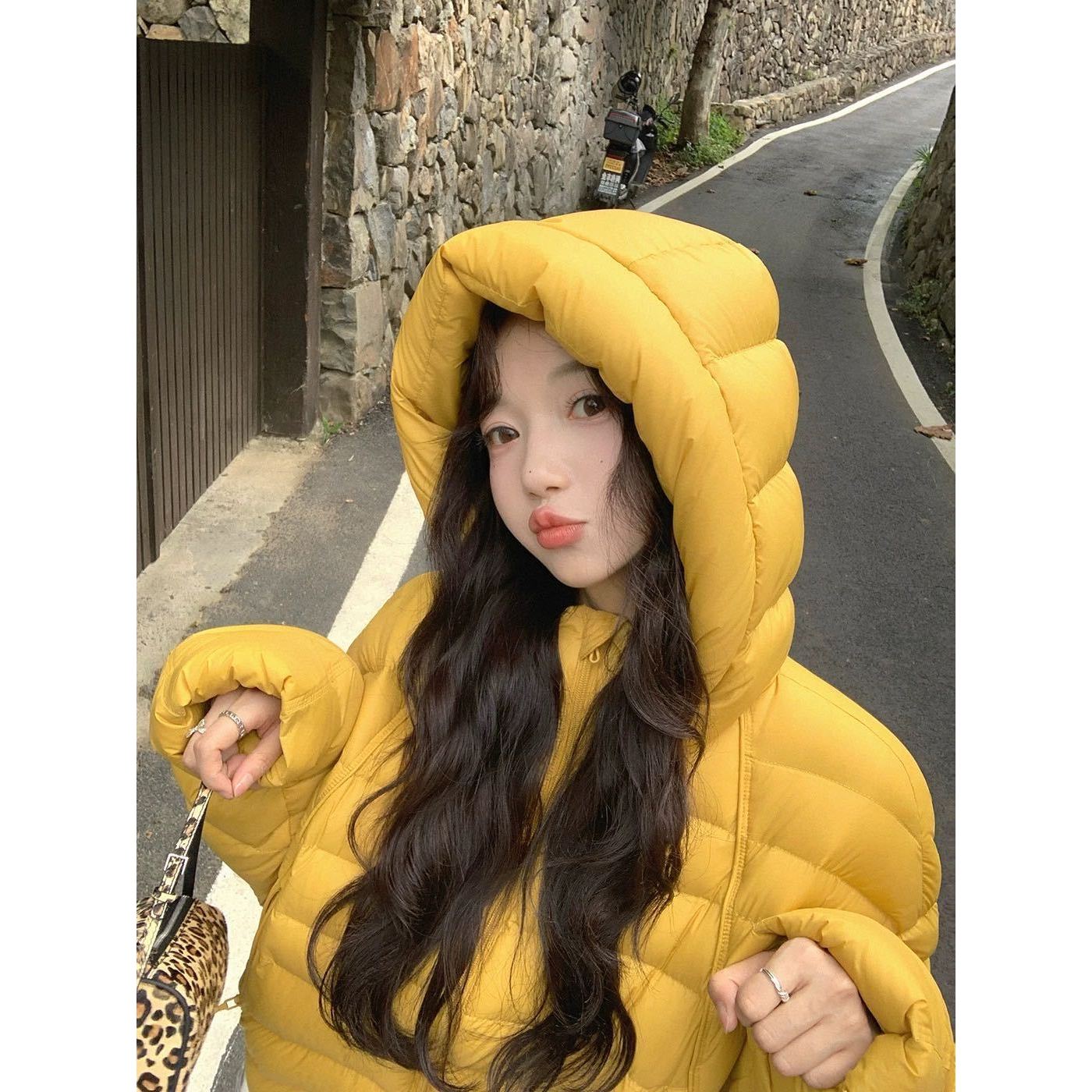 90鸭绒排骨羽绒服女2025冬季新款韩版泡芙连帽轻薄保暖短款外套