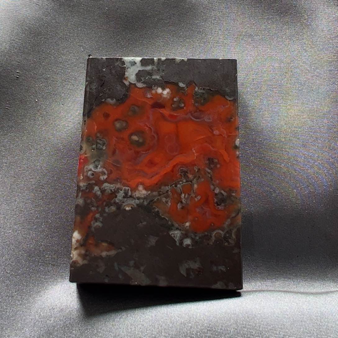 南红玛瑙吊坠未镶嵌