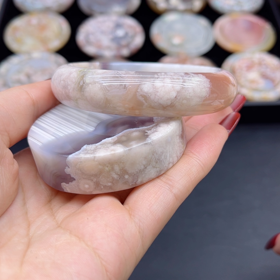 玛瑙/玉髓手镯未镶嵌60