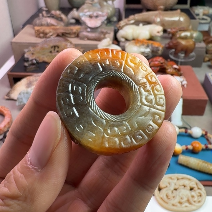 招***宝和田玉（糖玉）未镶嵌颈饰