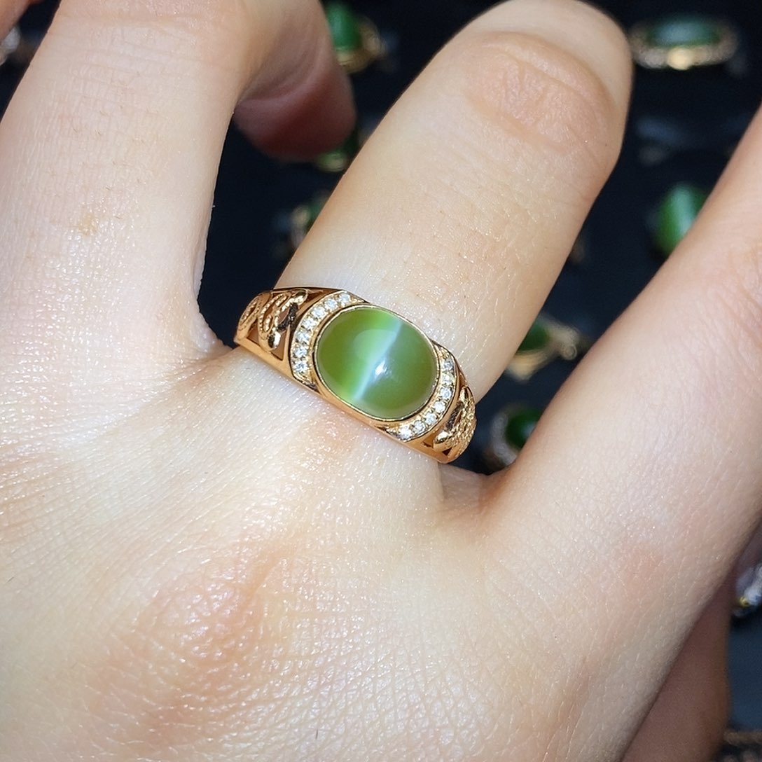 和田玉（碧玉）戒指18K金镶嵌