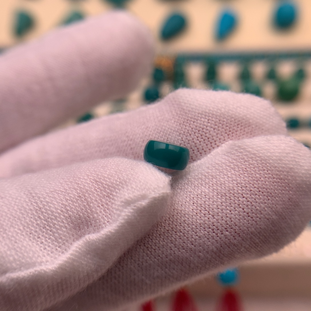 L***J绿松石未镶嵌珠宝奇石