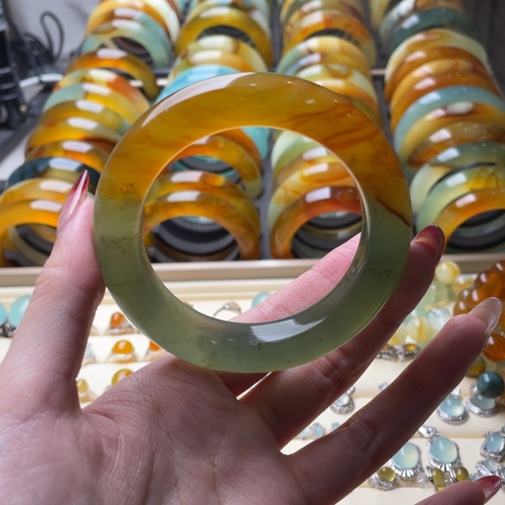 蛇纹石玉手镯未镶嵌56.6