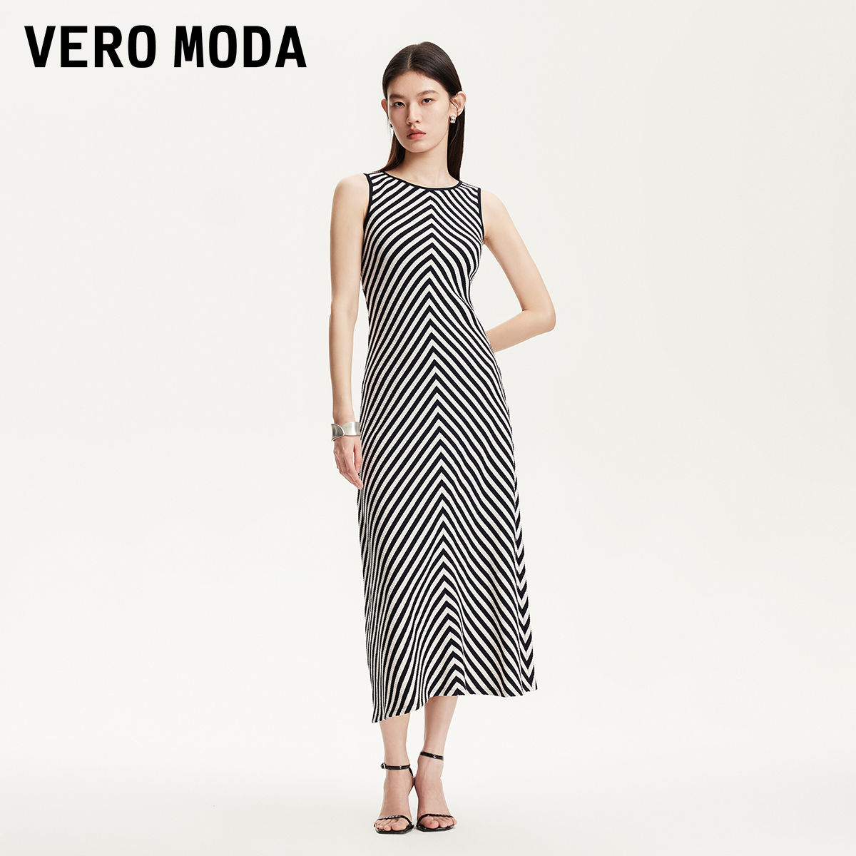 Vero Moda连衣裙25夏季新款A字裙摆圆领条纹设计连衣裙洋气高级感