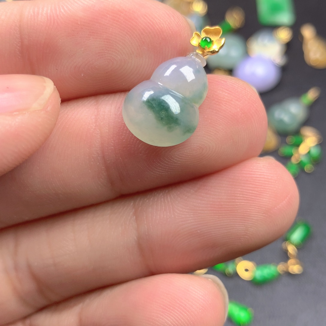 【闪购商品】颈饰18K金镶嵌翡翠翡翠